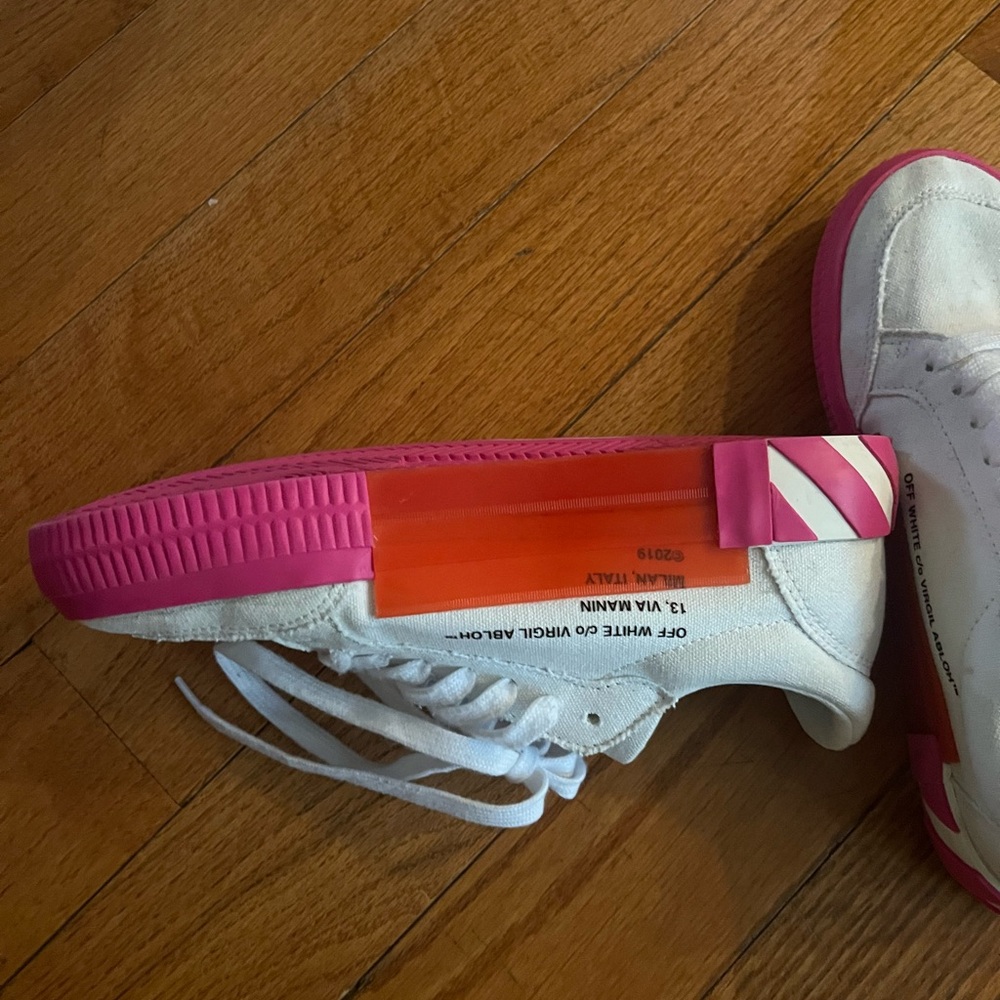Off-White Sneakers in Pink and White - Picture 8 of 10